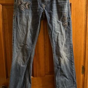 Crust Women’s size 6 Embroidered Blue Jeans